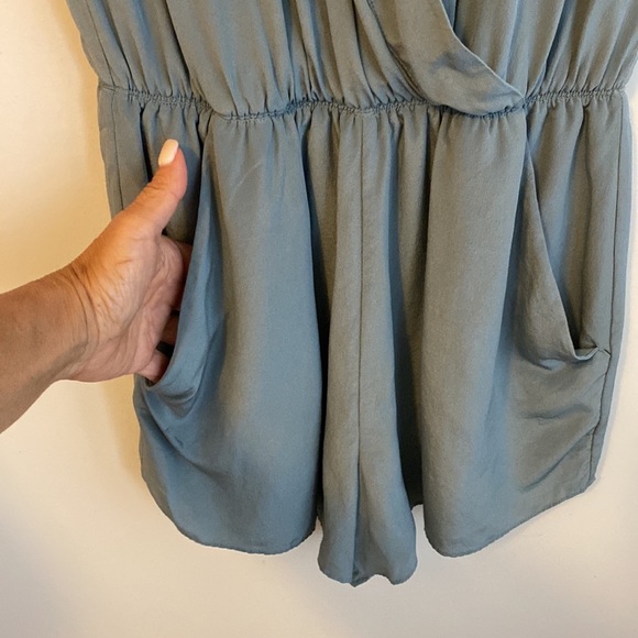 Aritzia Babaton Corbett Silk Romper in Light Jade - Picture 5 of 6